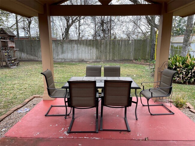 Building Photo - 11303 Greenwillow Dr