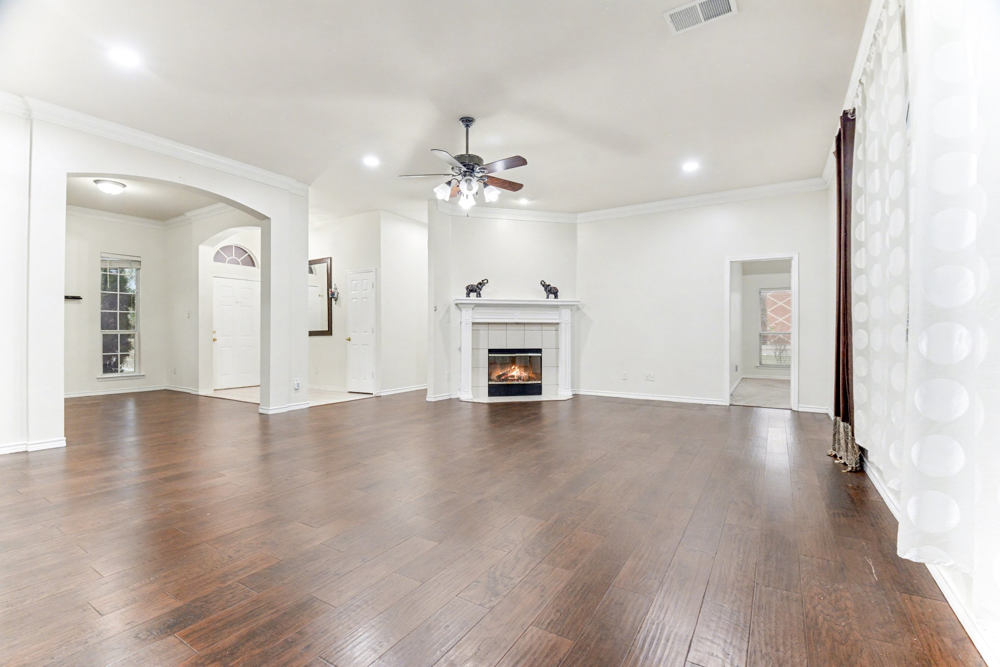 Building Photo - 5474 Golfside Dr