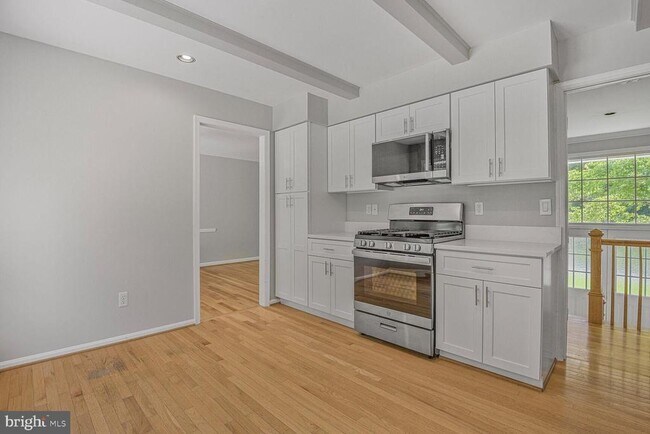Building Photo - 11733 Ambleside Dr