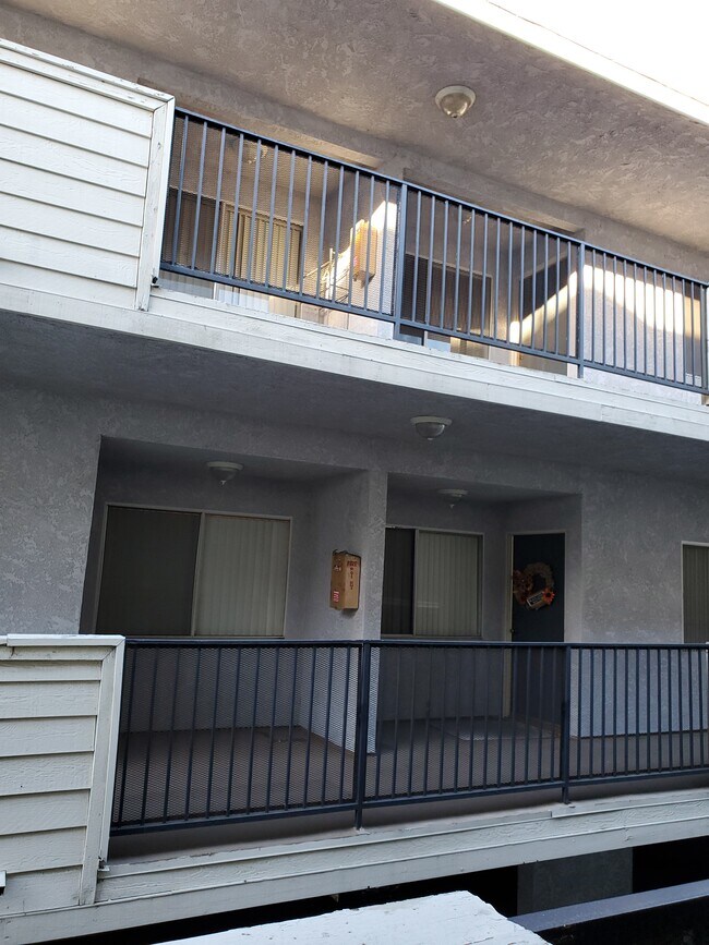 Building Photo - 13604 Chadron Ave