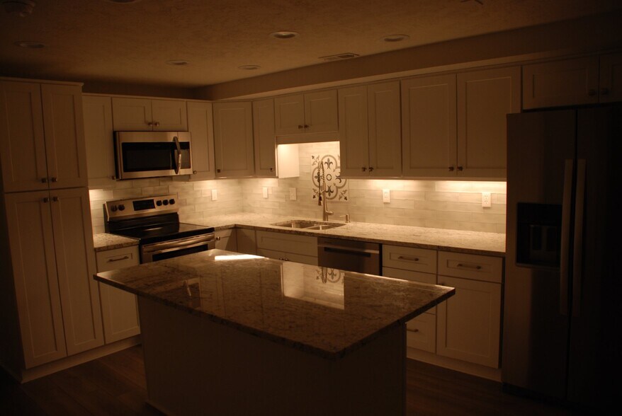 Building Photo - 350 Bricker Dr