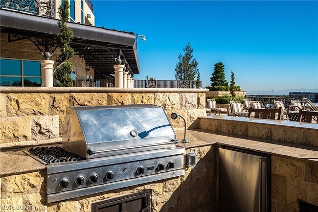 Building Photo - 9101 Alta Dr