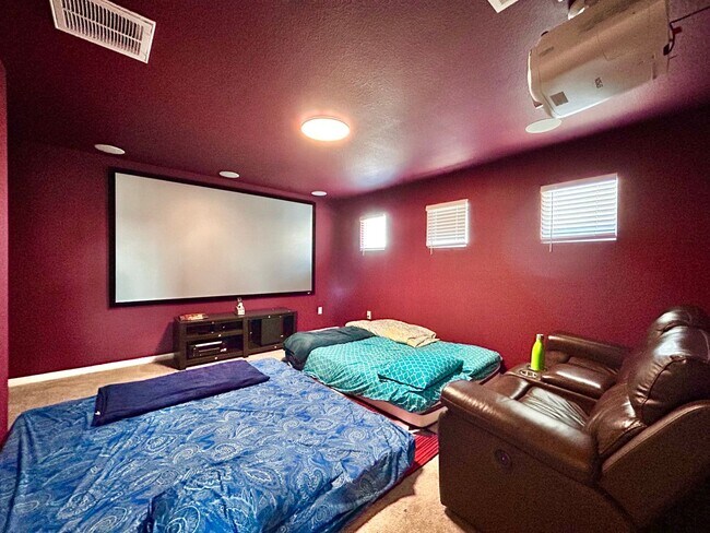 Building Photo - 445 Arrowhead Vine St