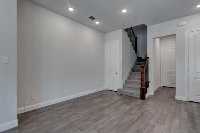 Building Photo - 1564 Windermere Wy