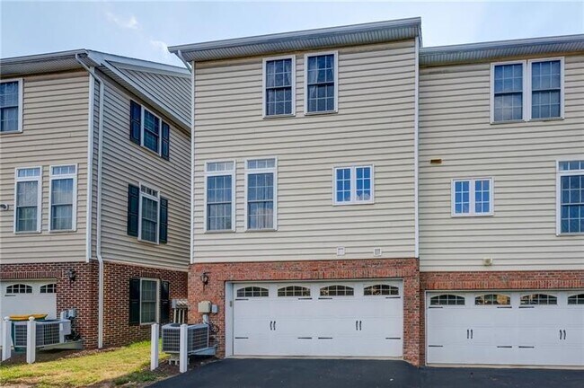 Building Photo - 612 Arbor Ct