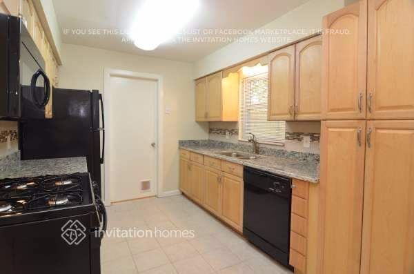 Building Photo - 520 Donna Dr