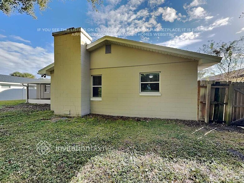 Building Photo - 1557 Nottingham Dr