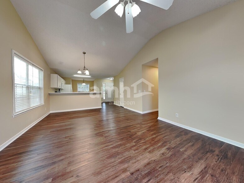 Building Photo - 5 Stemson Way