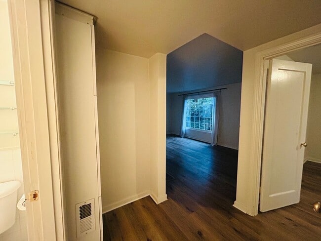 Building Photo - Charming 2 Bedroom House with Fenced Yard in Fairmount Park Neighborhood