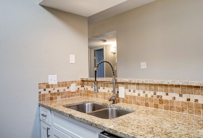 Primary Photo - 9020 Grannis St