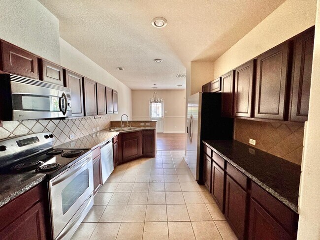 Building Photo - 3947 Calgary Cir
