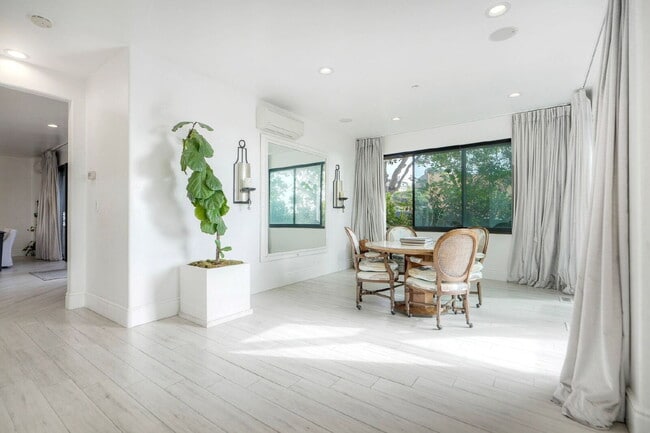 Primary Photo - Live in the heart of Del Mar- where every ...