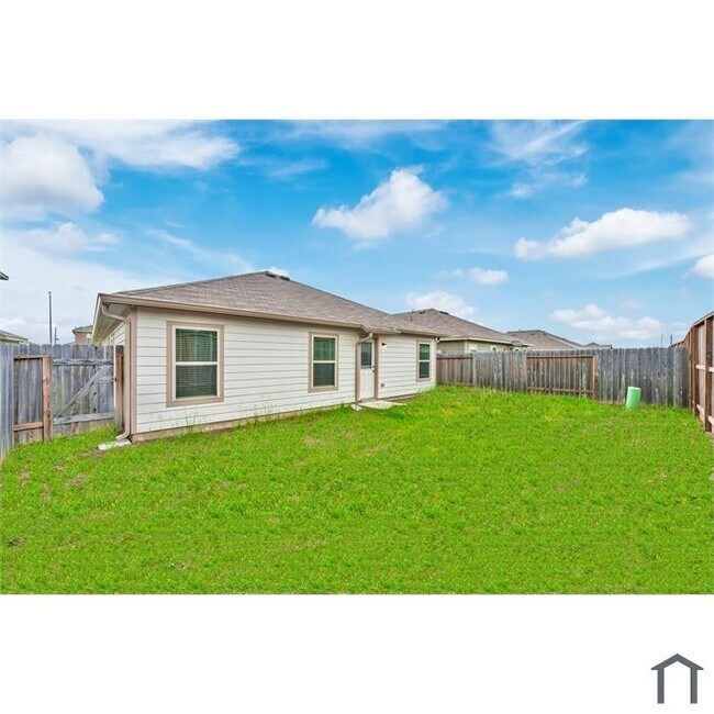 Building Photo - 4351 Stuebner Hl Dr