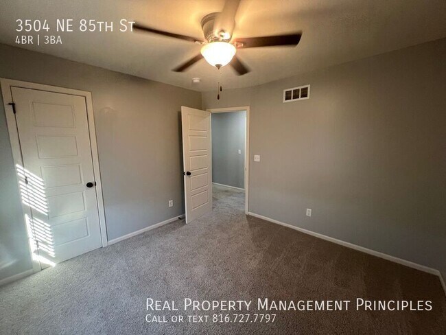 Building Photo - 3504 NE 85th St