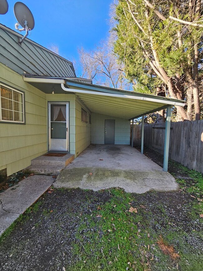 Building Photo - 1803001