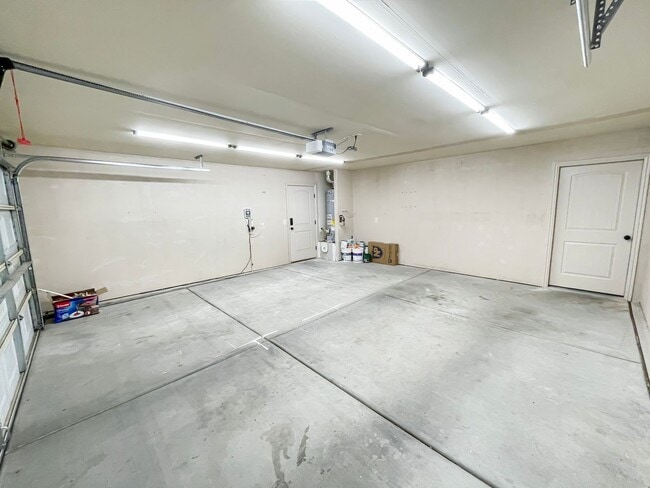 Building Photo - 1228 W 200 N