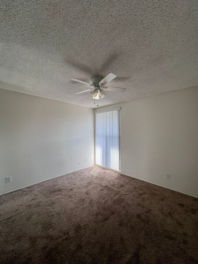 Building Photo - 1122 Eureka-14