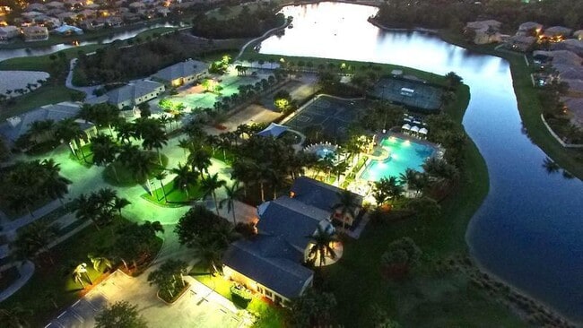 Building Photo - 2926 E Fontana Ct