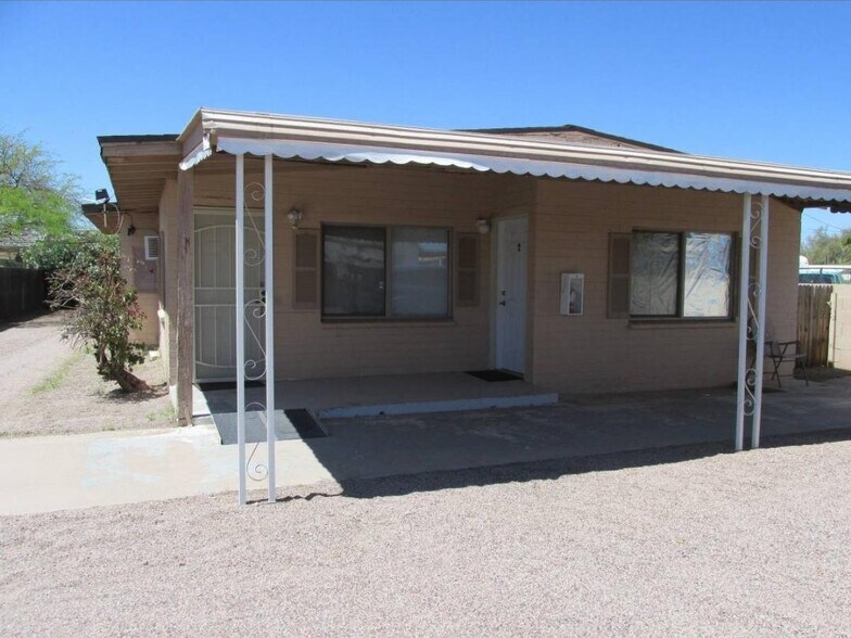 Primary Photo - 236 N Saguaro Dr