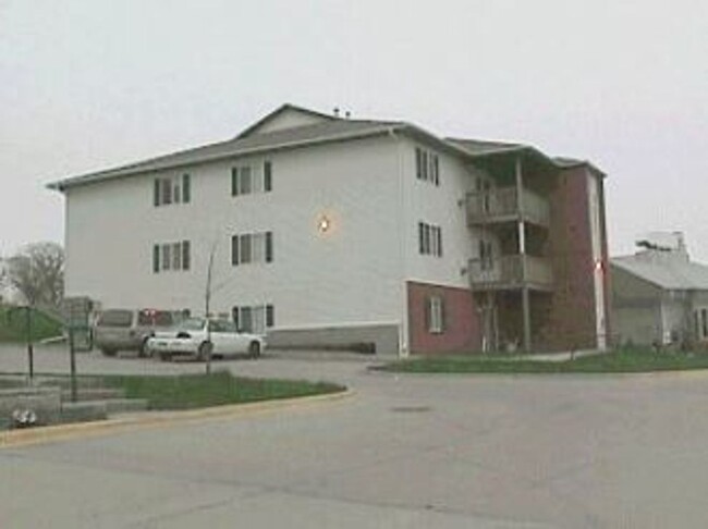 Primary Photo - 2 Bedroom 1 Bath Condo on East side of Iow...
