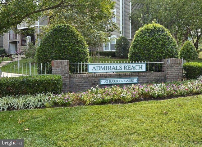Building Photo - 605 Admiral Dr