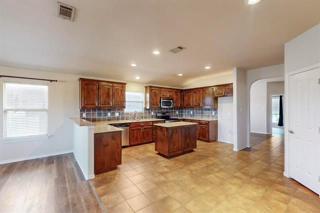 Building Photo - 3504 Hornbeam St