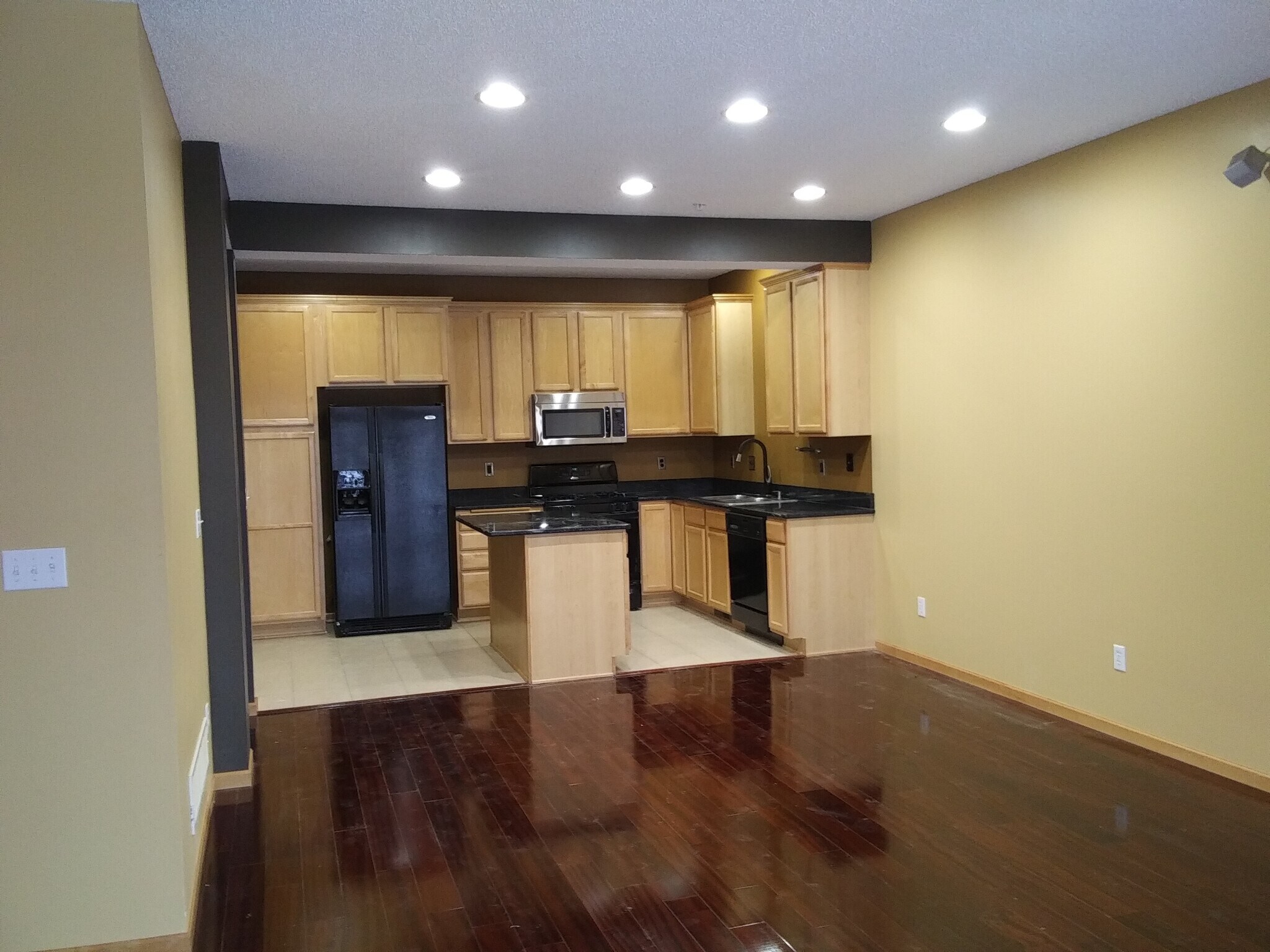 Building Photo - 7618 Parkridge Way