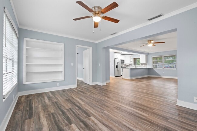Building Photo - 2192 Belmar Dr