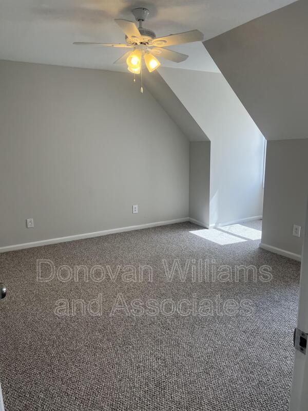 Building Photo - 135 E Wilson Ave