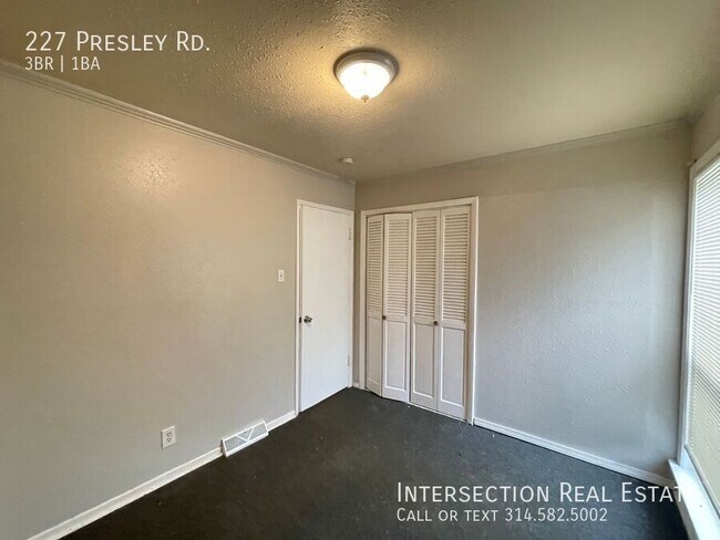 Building Photo - 227 Presley Rd