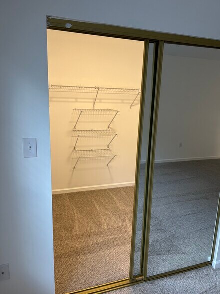 Building Photo - 133 Delancy Pl