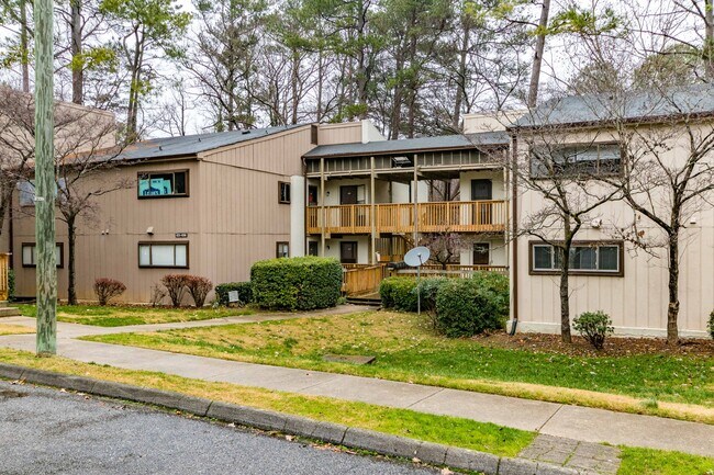 Building Photo - 631 Pine Ridge Pl