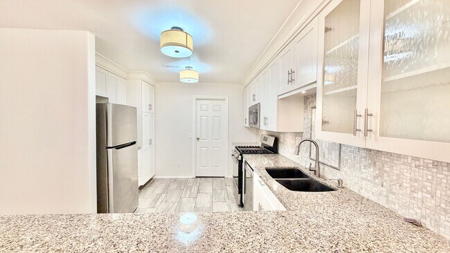 Building Photo - Beautifully Updated Two-Story Townhome on the Pala Mesa Golf Course in Fallbrook!