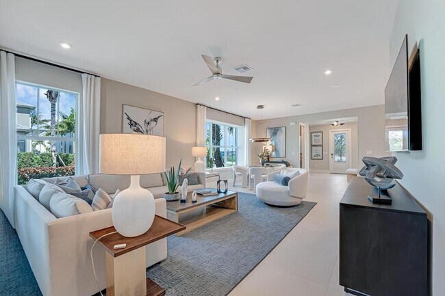 Building Photo - 925 SW Pr Ave