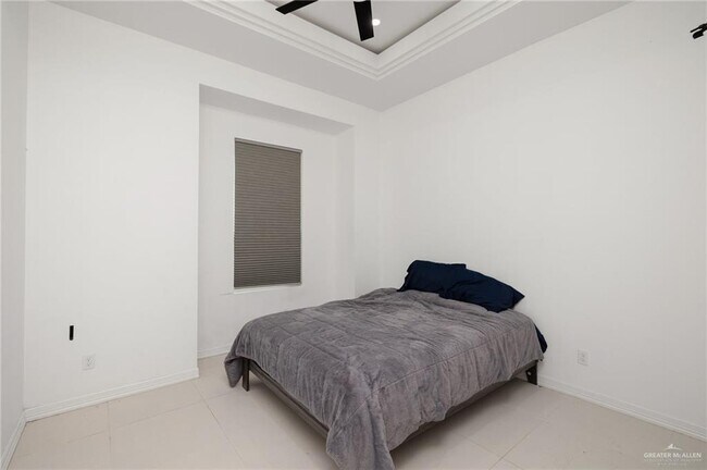 Building Photo - 18 Duncan Ln