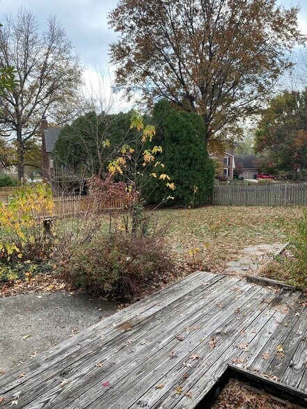 Backyard-2 - 1131 NE Oak Tree Dr