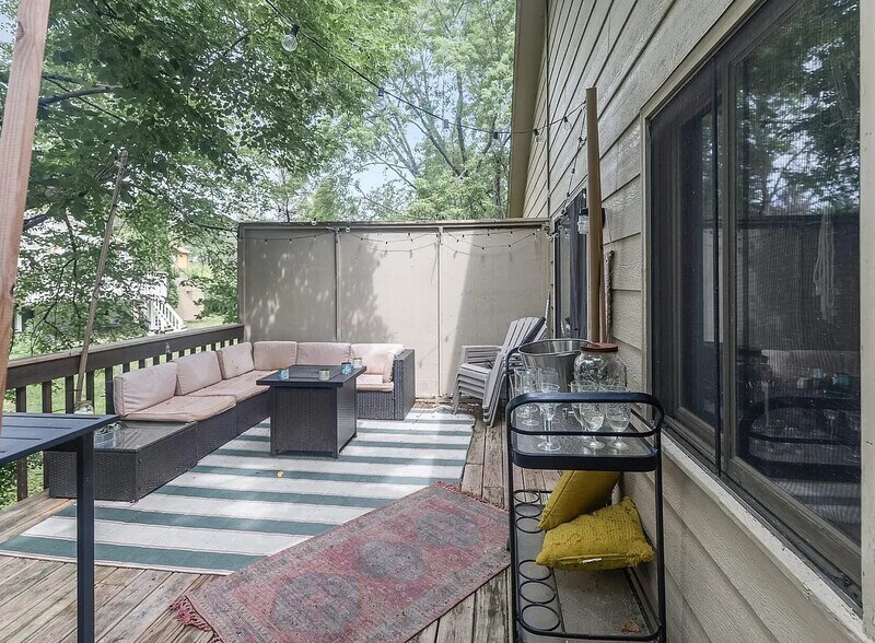 Building Photo - 8290 Tamarack Trl