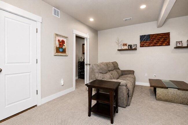 Building Photo - 6245 Vernazza Way