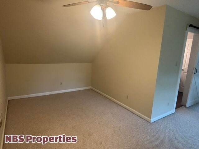 Building Photo - 7404 Foxglove Ln
