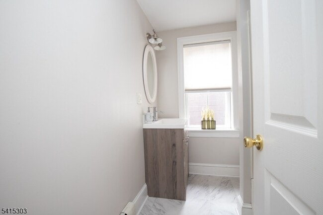 Building Photo - 17 N Franklin St