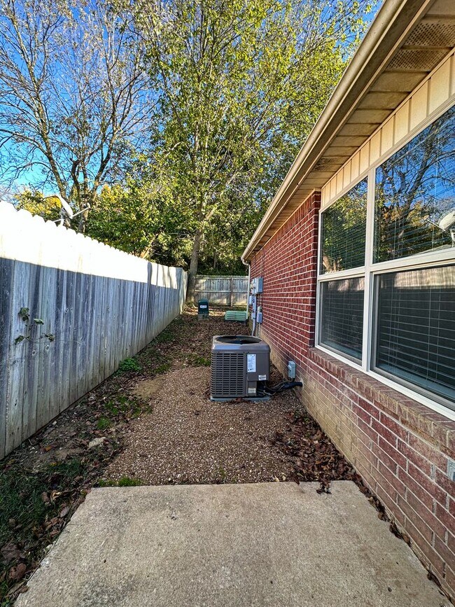 Building Photo - 1444-1446 N Dawn Drive