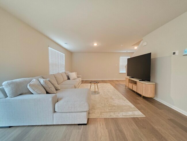 Building Photo - 1120 Wintermead Lp