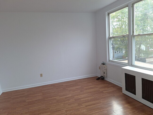 Building Photo - 589 Avenue A