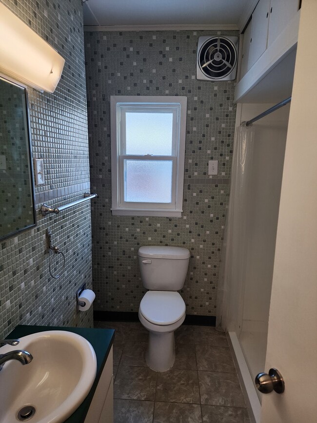 Building Photo - 313 Crawford Run Rd