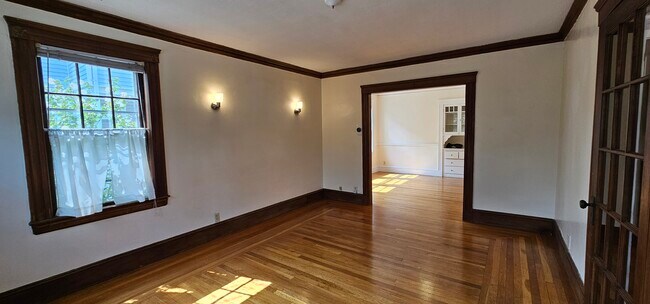 Building Photo - 28 Rawson Rd