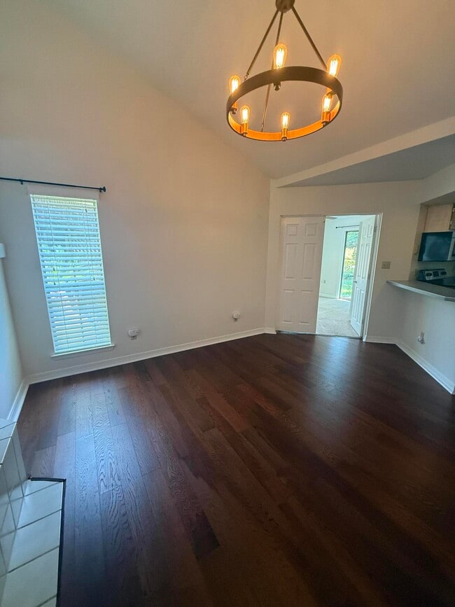 Building Photo - 1305 Ariel Ct