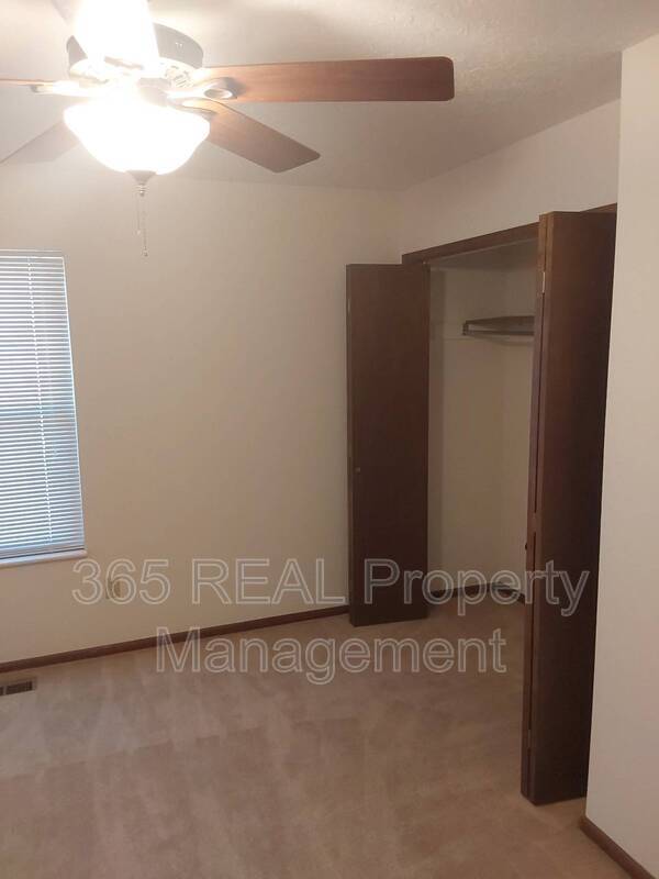 Building Photo - 909 44th Ave Ct