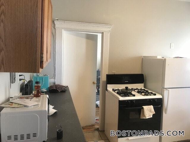 Building Photo - 447 Park Dr