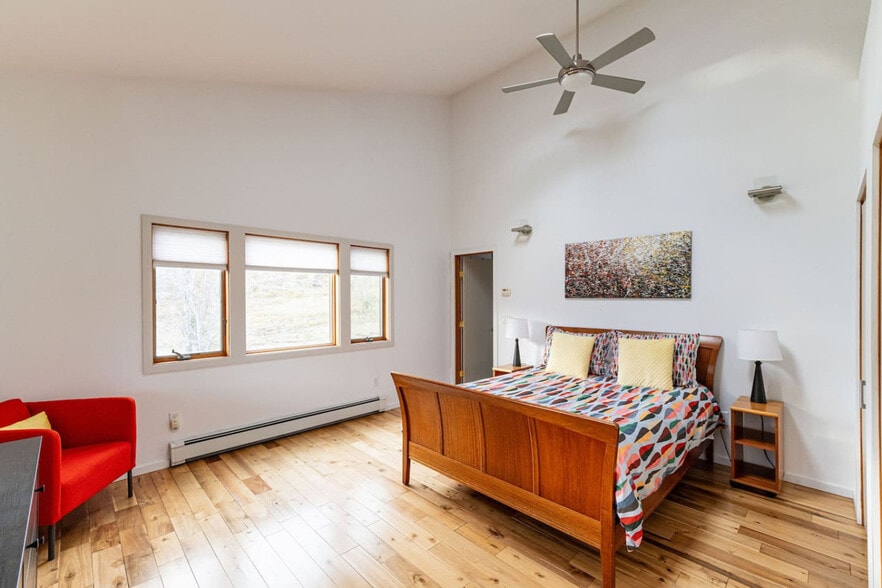 Building Photo - 1162 Sanford Hollow Rd