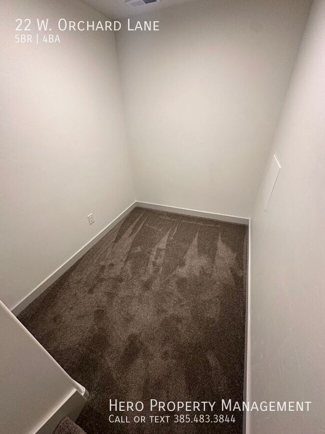 Building Photo - 22 W Orch Ln